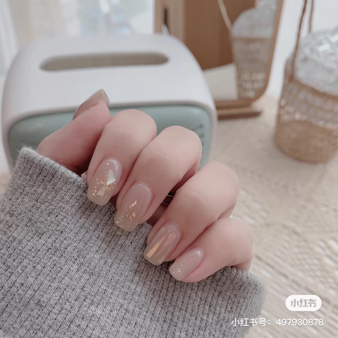 Milk tea shade nails