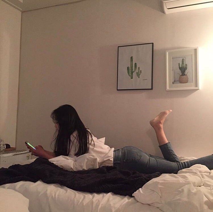 5 Tips for Not Touching Your Face And Popping Those Zits!