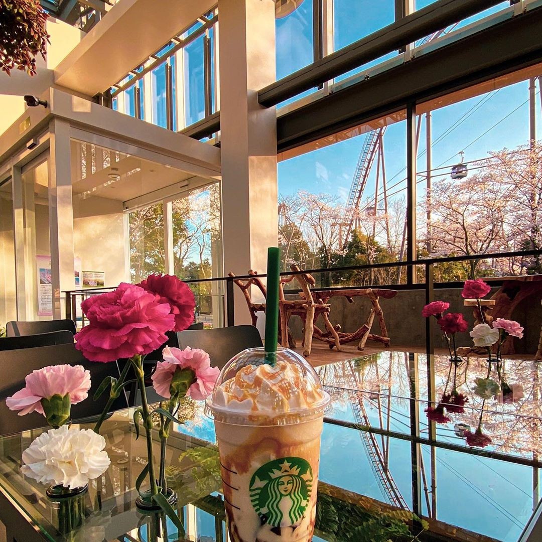 Starbucks greenhouse Japan Hana Biyori Tokyo