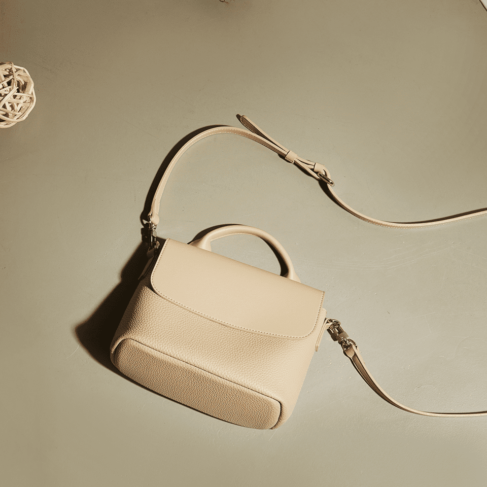 ITSBAG flap bag in beige