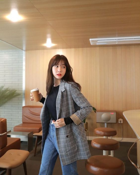 Jeans with grey blazer