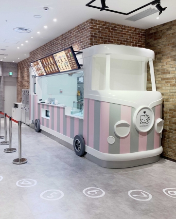 pink bus takeaway corner in SANRIO CAFE Ikebukuro