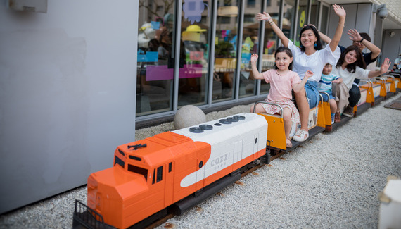 We Bare Bears train ride