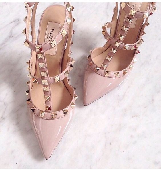 Valentino Rockstud pumps