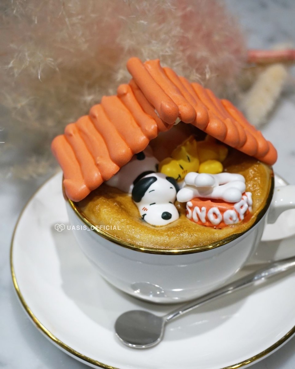 snoopy house 3d meringue art latte