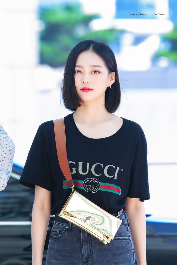asian girl with short hair side parting