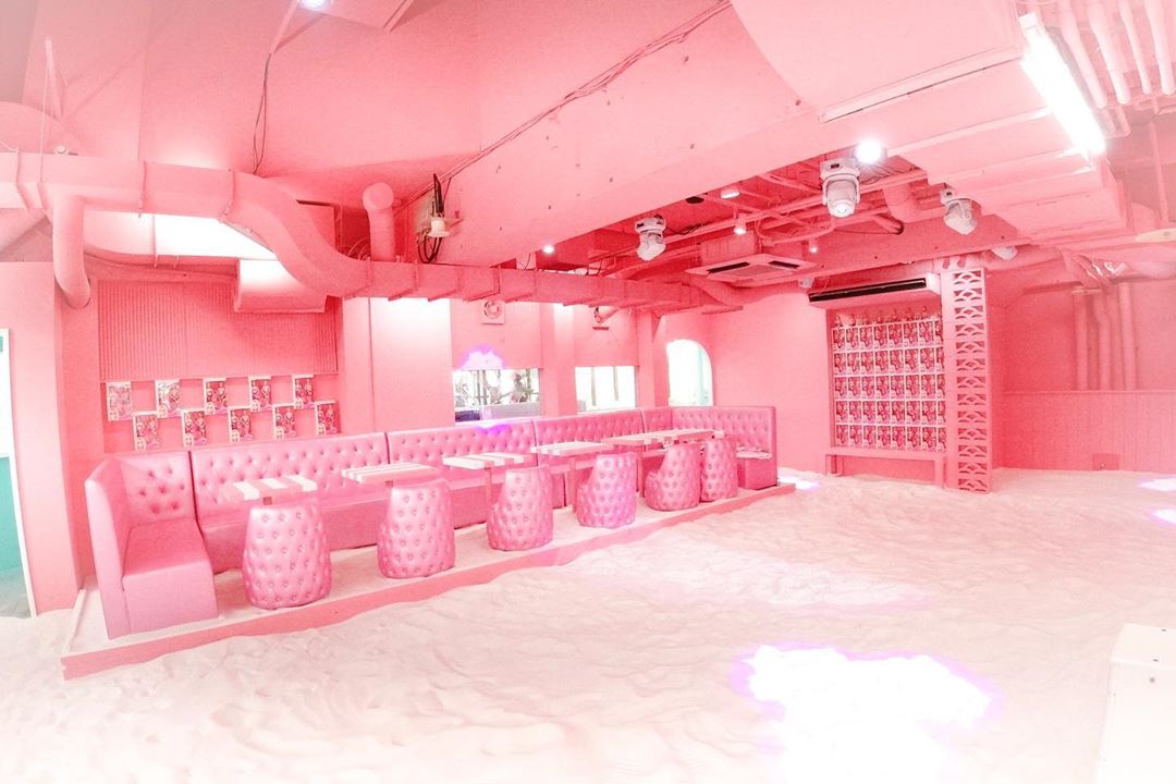 seating area in STEM RESORT cafe & restaurant