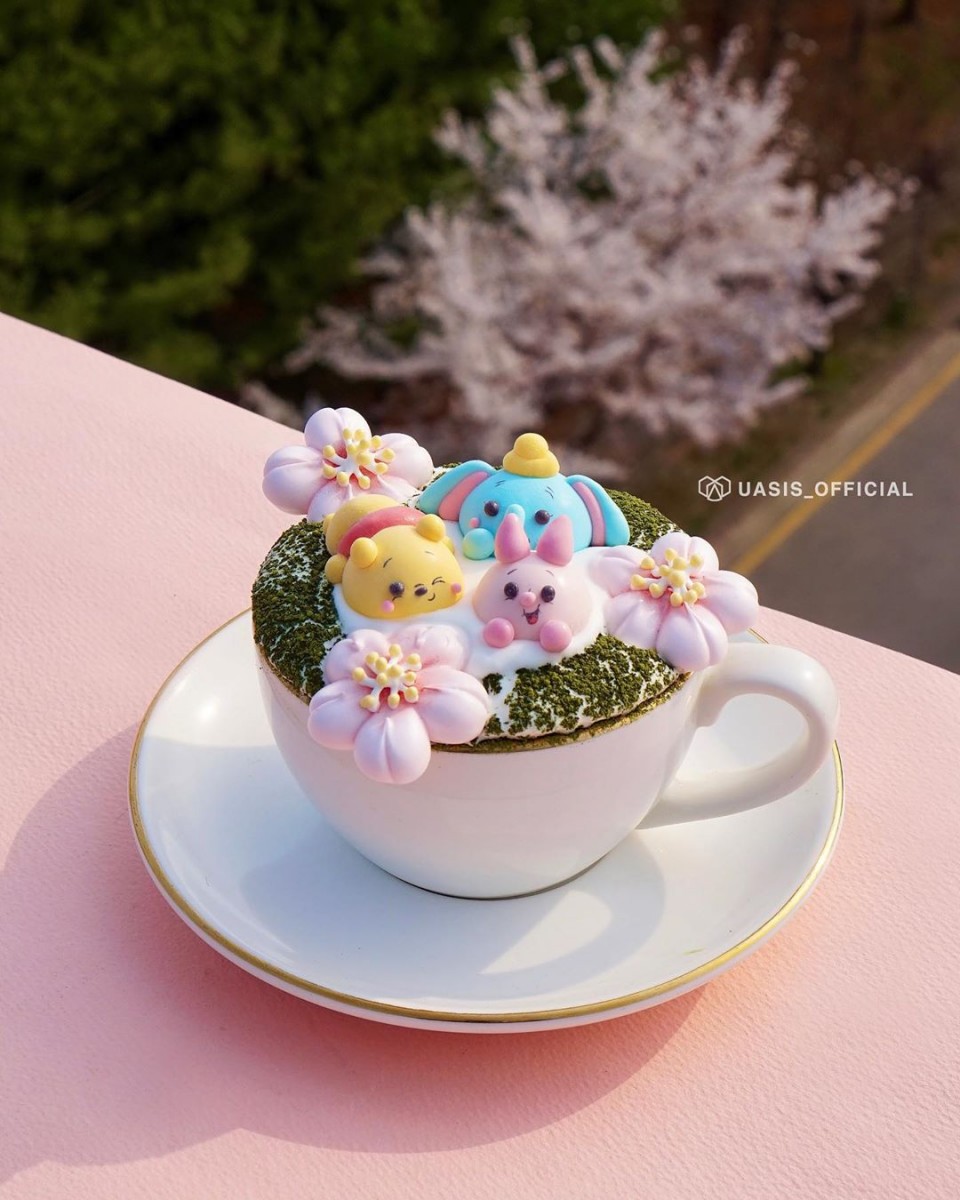 Winnie the Pooh piglet 3d meringue art latte