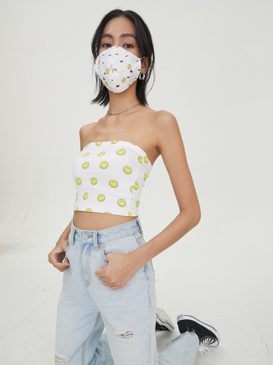 Pomelo x Smiley white typo face mask