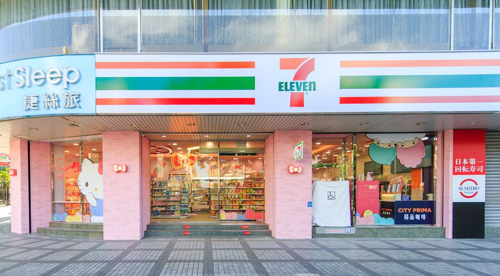Hello Kitty 7-Eleven Store In Taipei