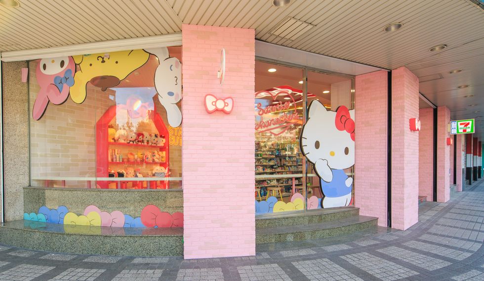 Hello Kitty 7-Eleven Store In Taipei