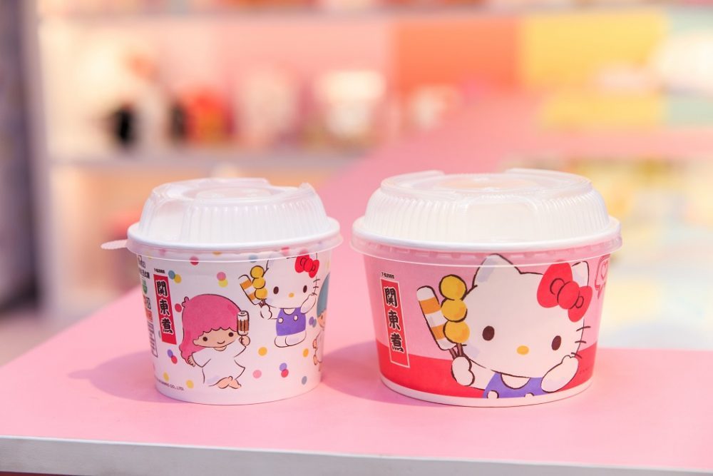 disposable bowls in Hello Kitty 7-Eleven Store In Taipei