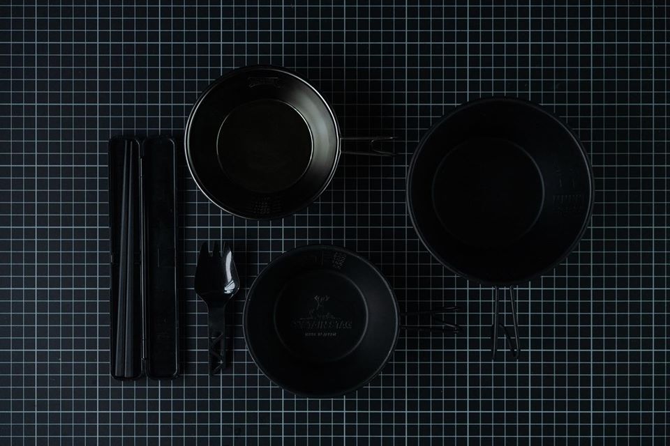 black Mountaineering tableware