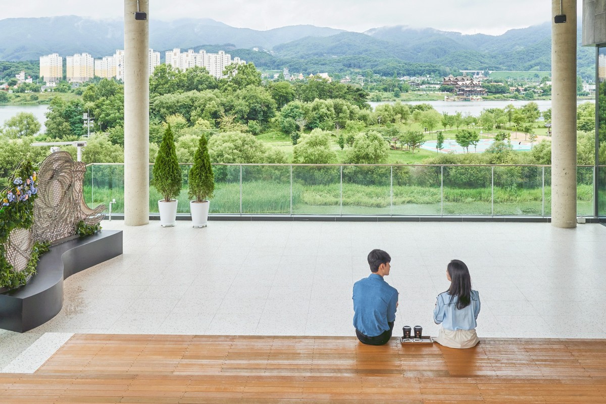 Outdoor area of Starbucks Yangpyeong