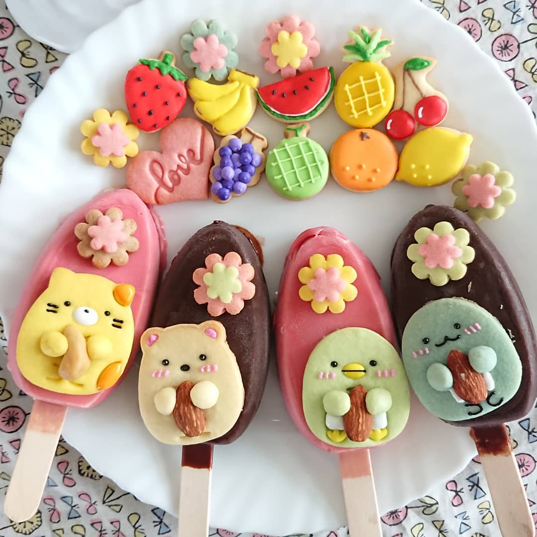 sumikko gurashi cookies on popsicle stick