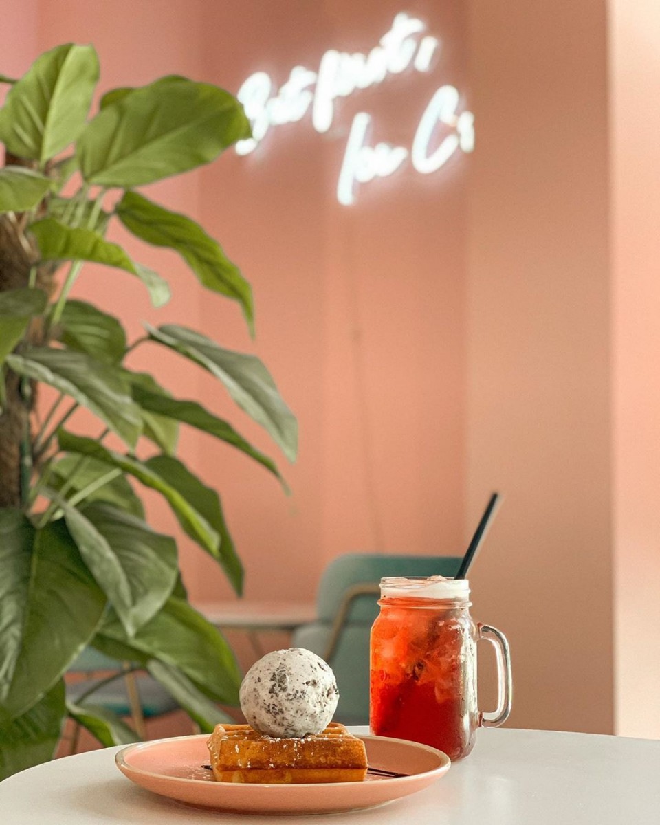 waffles and drink in HEY SUGAR Ice cream shop