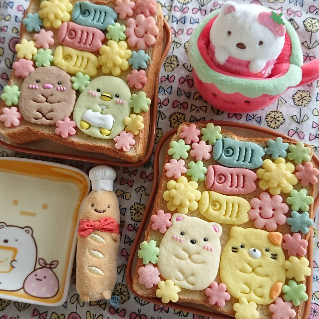 sumikko gurashi toast and cookie art with flowers