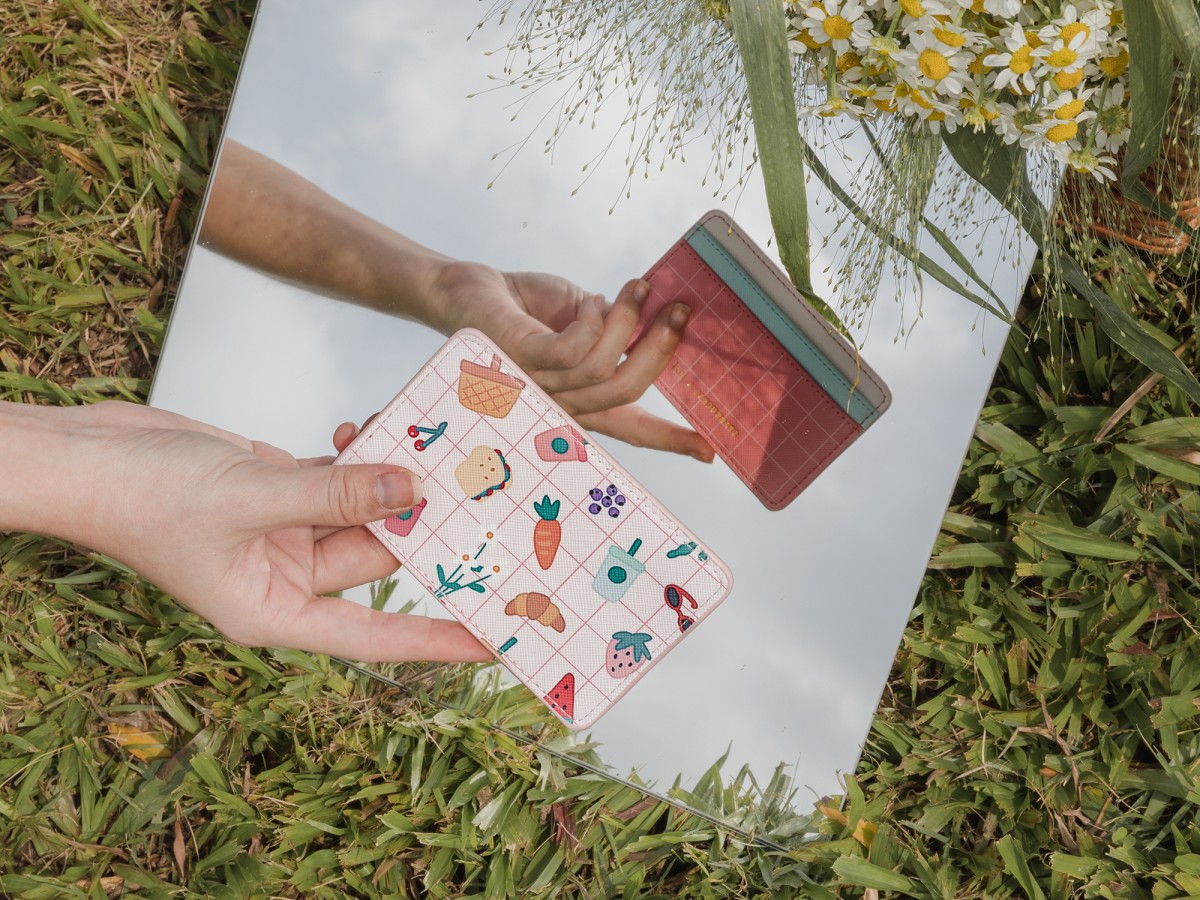 kāi picnic cardholder design