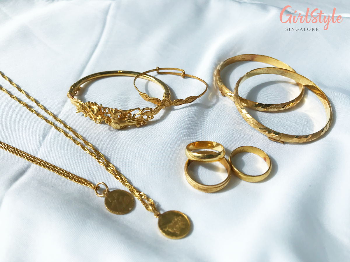old fashioned Chinese yellow gold jewellery bangles, necklaces and rings