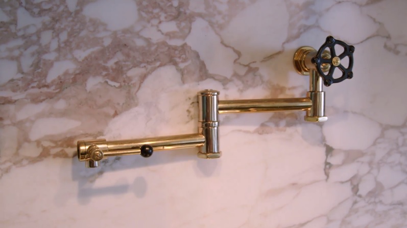 Kendall Jenner new house gold tap 2020 home tour