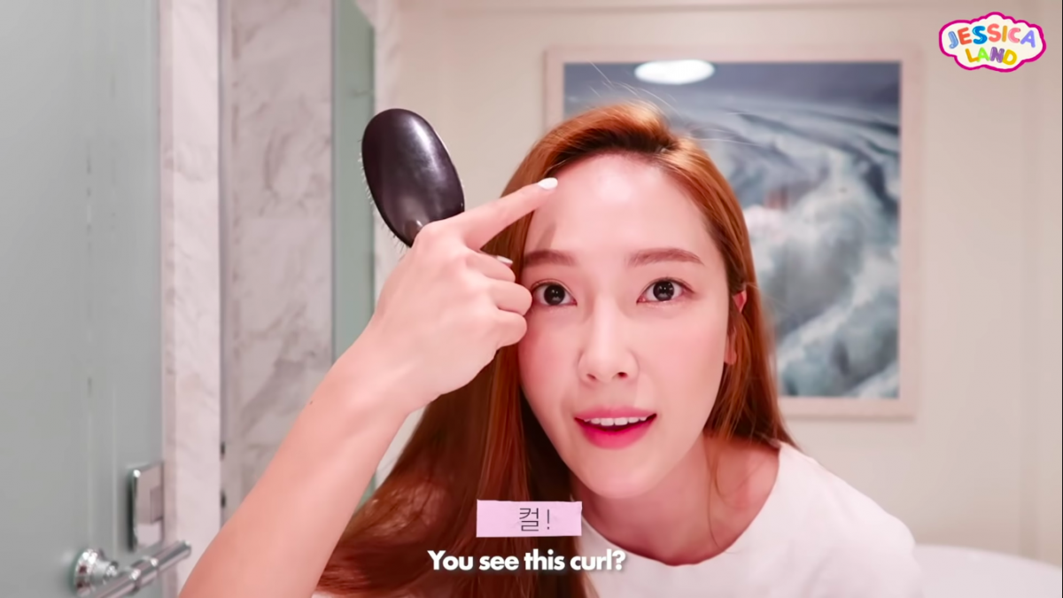 Jessica Jung everyday hair routine comb roots