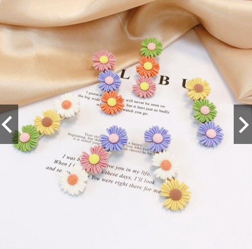 Pastel daisy hair clips