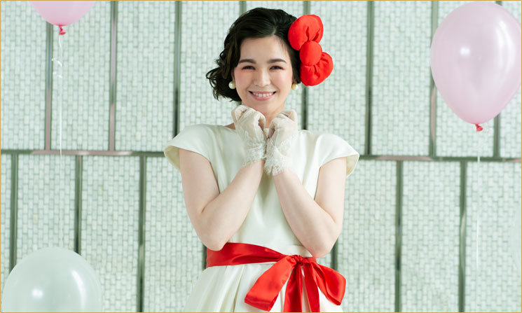 Escrit hello kitty white wedding dress with red hair bow