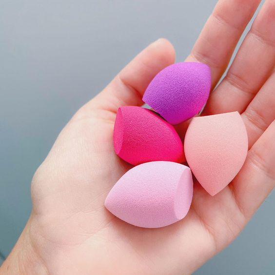 Mini makeup sponges