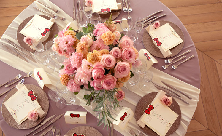 Escrit hello kitty themed wedding menu and invitations