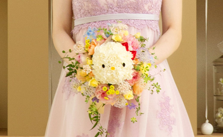 Escrit hello kitty themed wedding flower bouquet