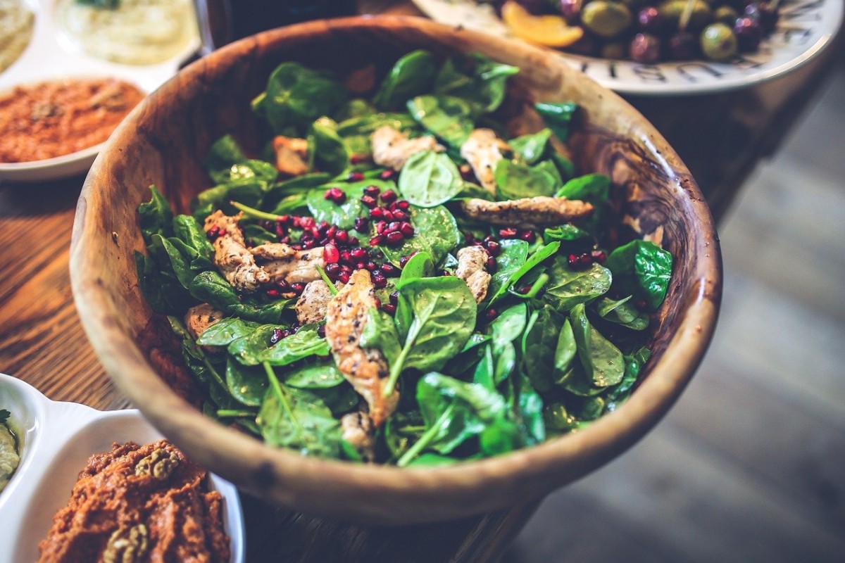 uncooked bowl of spinach