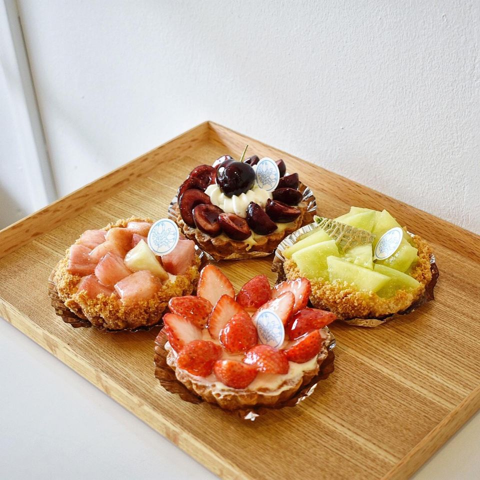 FLOR Pâtisserie strawberry and assorted fruit tarts