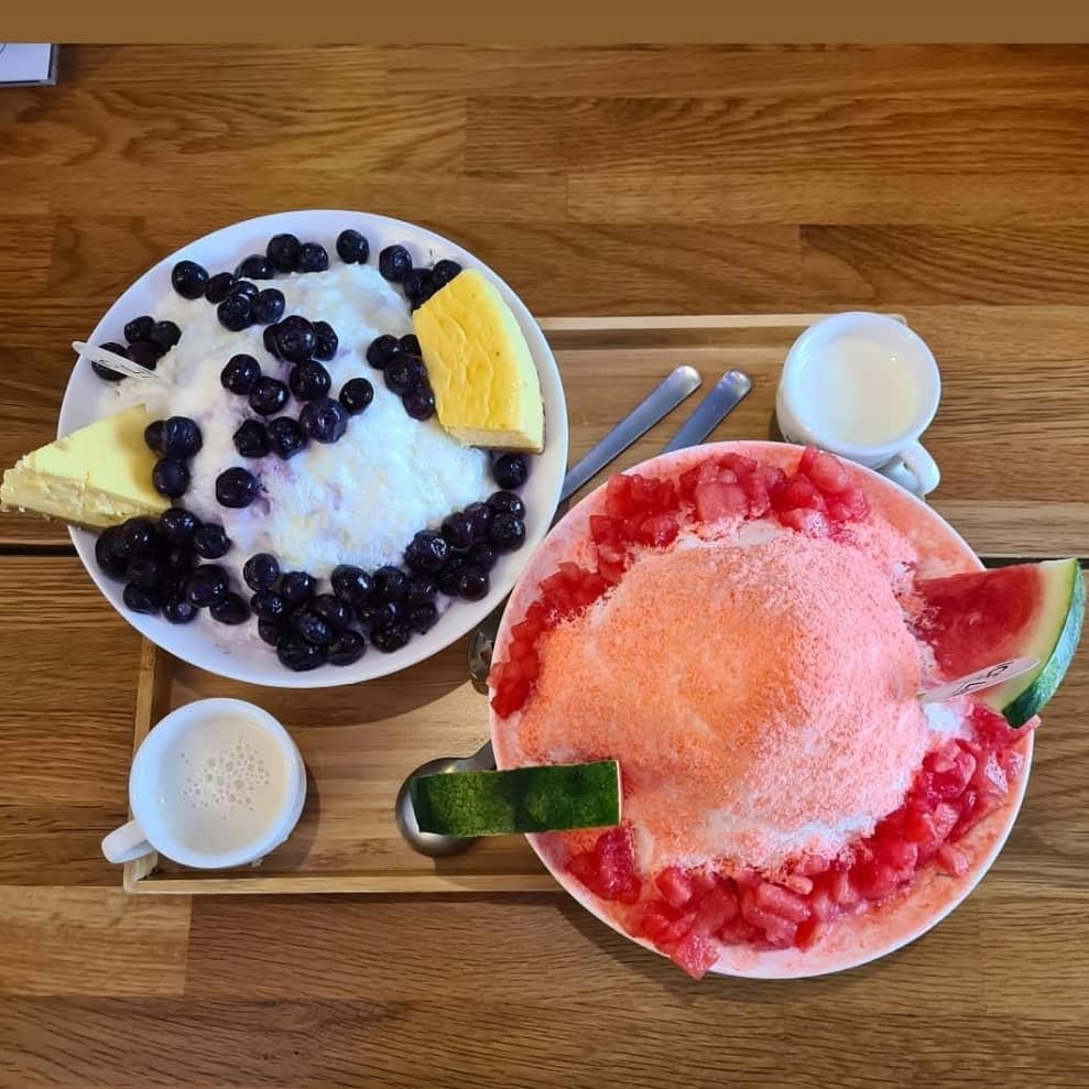 Ice Lab Cafe strawberry bingsu