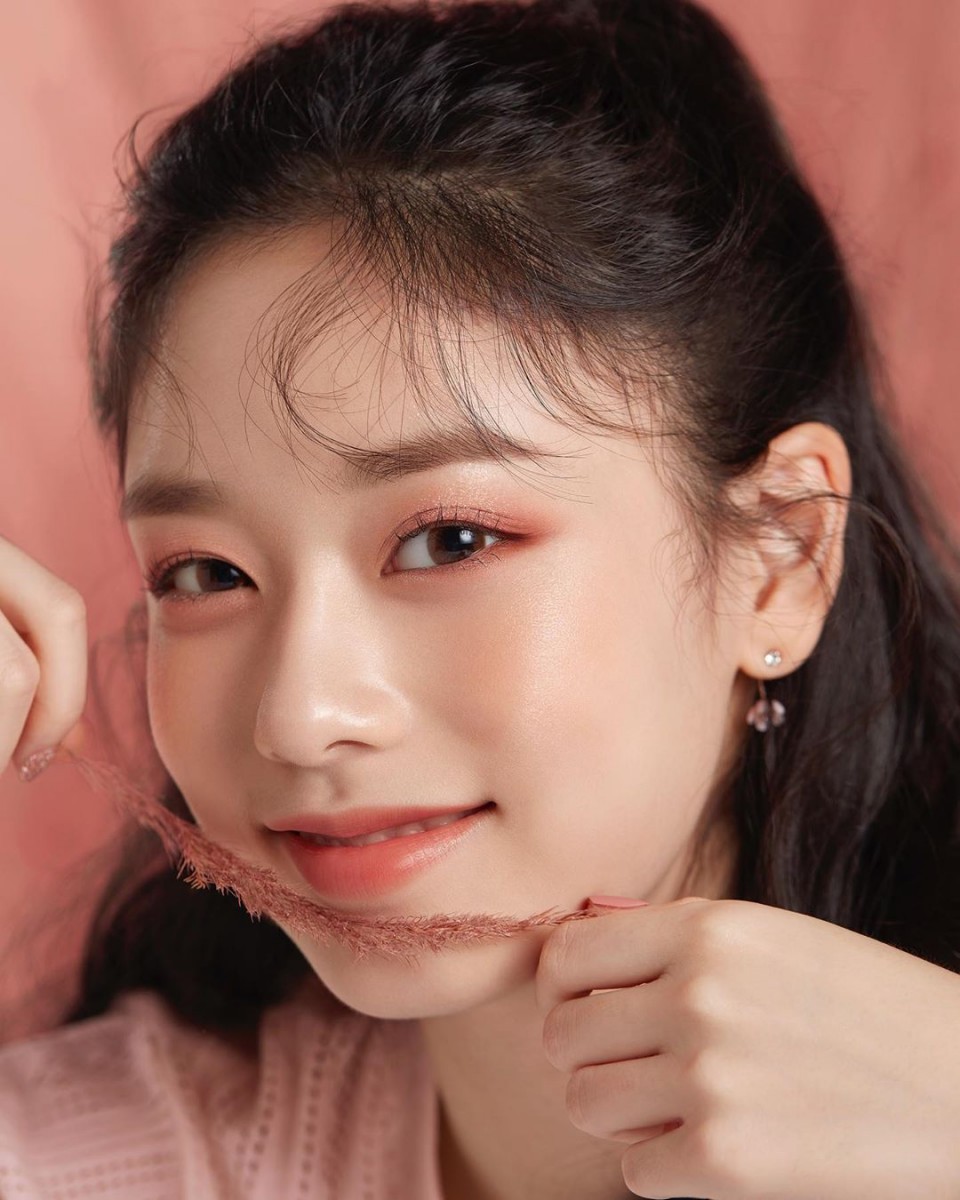 Model wearing Etude House eyeshadows