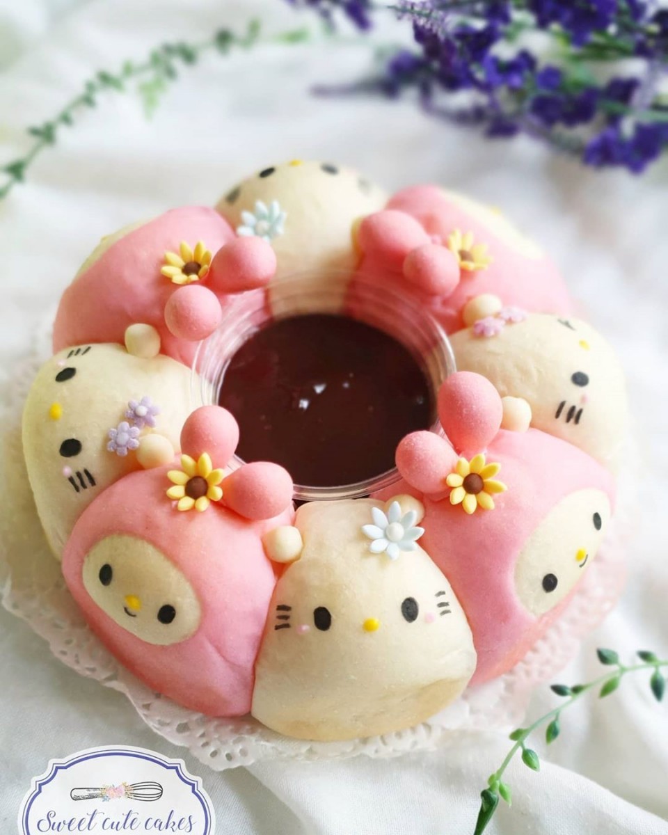 hello kitty and my melody shikiri-pan Japanese bread
