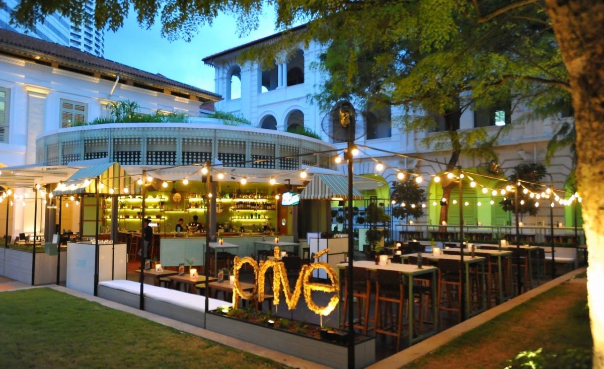 Privé @ Chijmes alfresco dining area