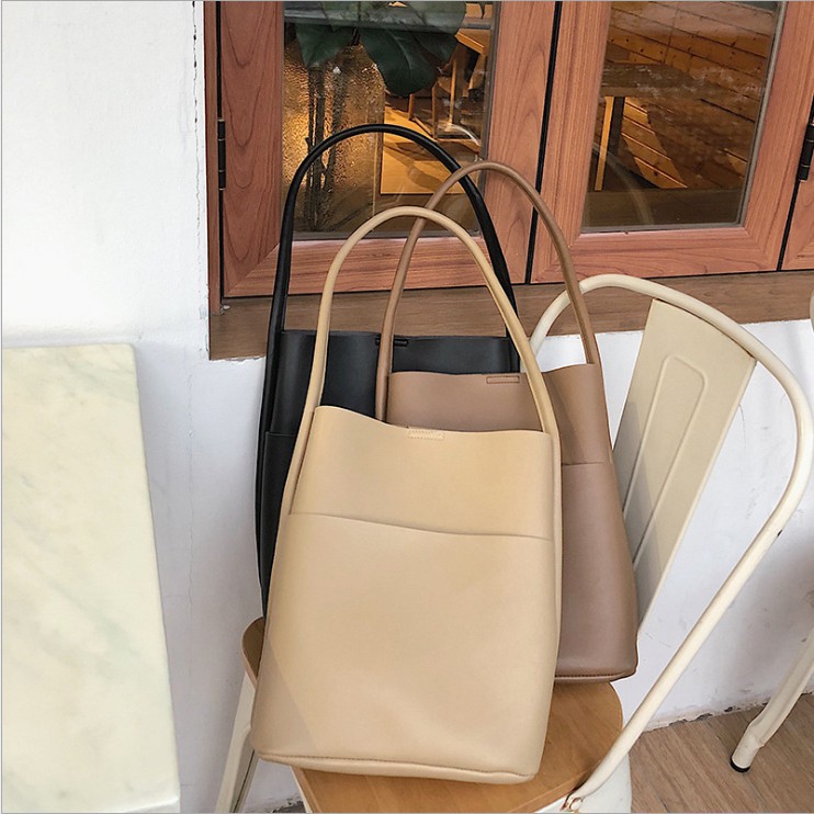Large shoulder tote bag