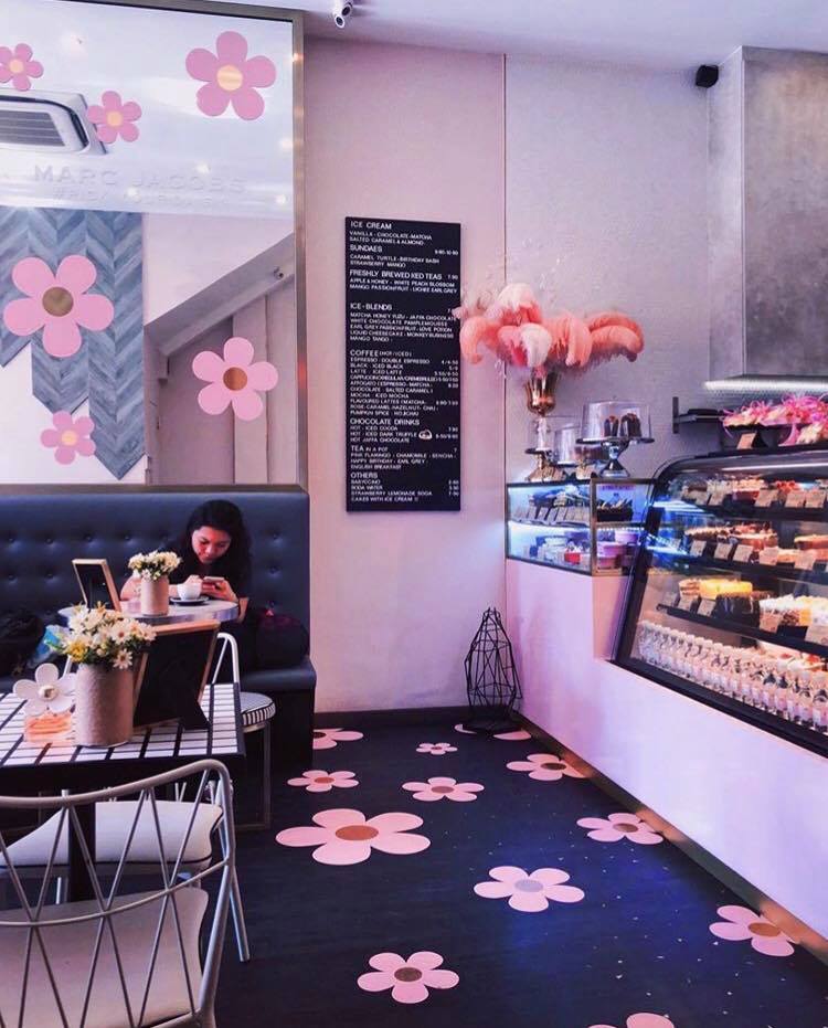 Cake Spade black and pink floral interior seats