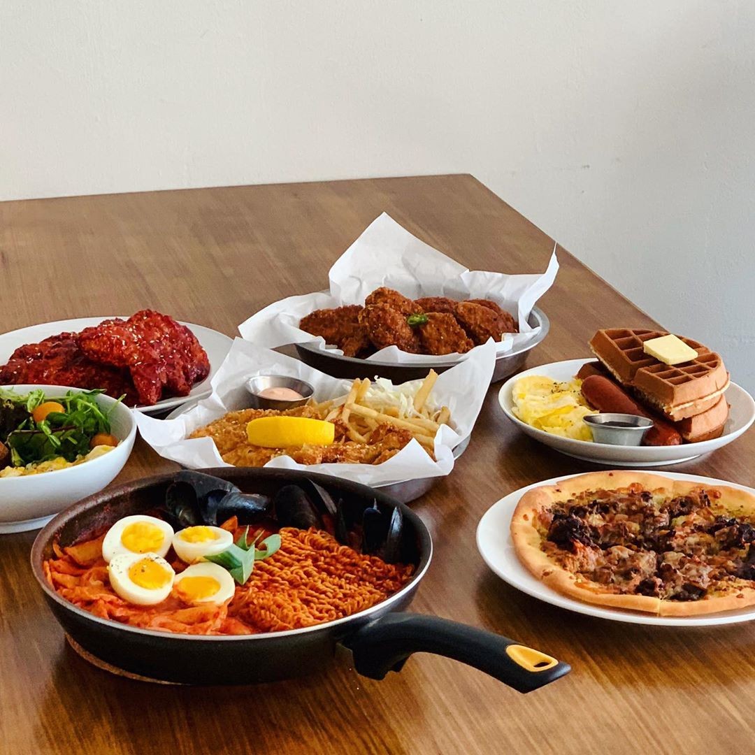 Kong Cafe pizza, Korean ramyeon and fried chicken wings