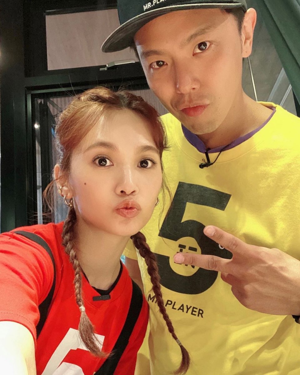 Rainie and Alien selfie