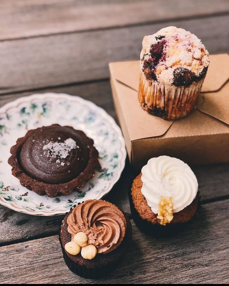 Plain Vanilla Bakery cupcakes and tarte