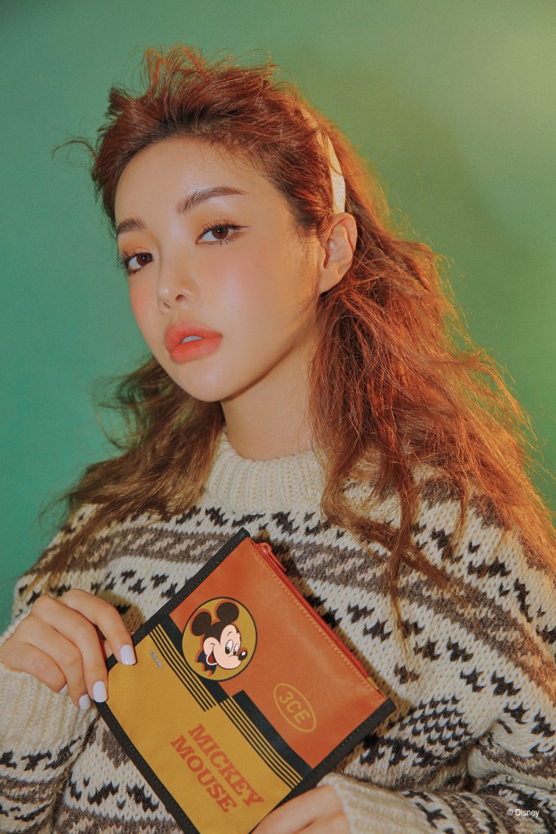 3CE Mickey mouse Square Pouch in yellow