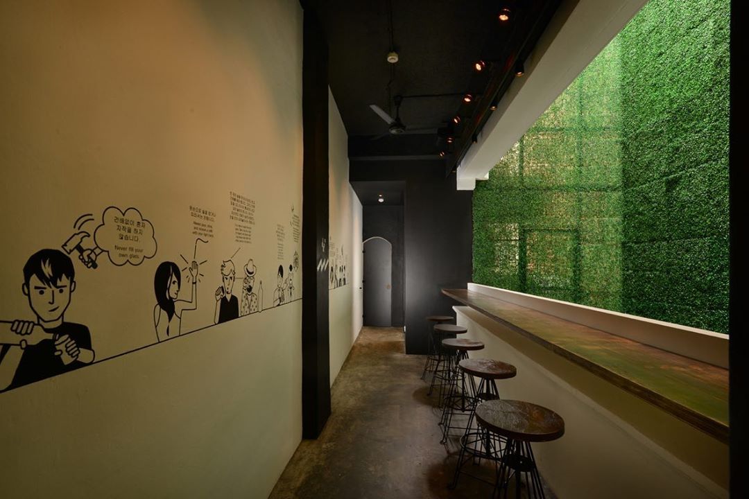 Joo Bar wall cartoons