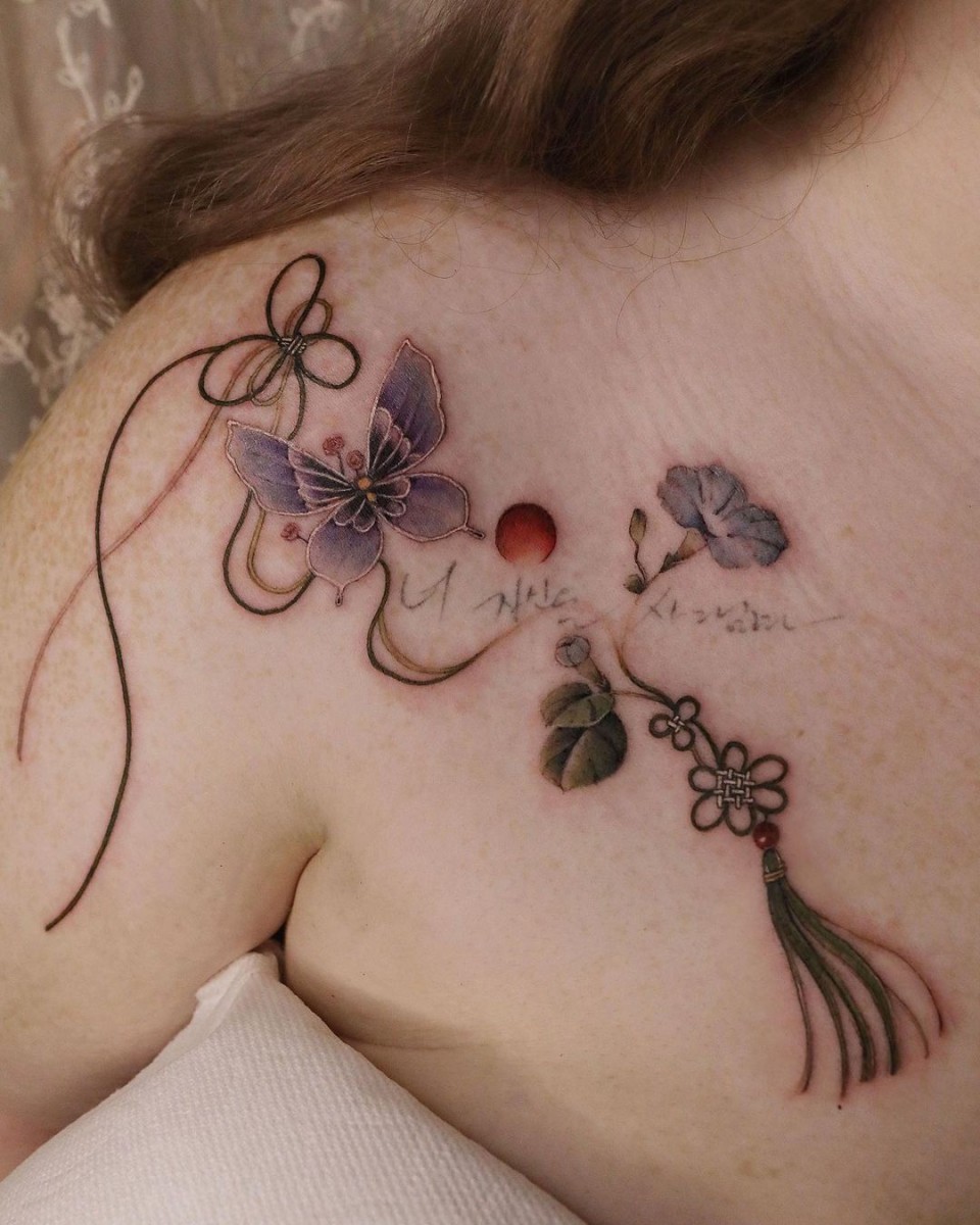 sion kwak norigae tattoo on collarbone and chest