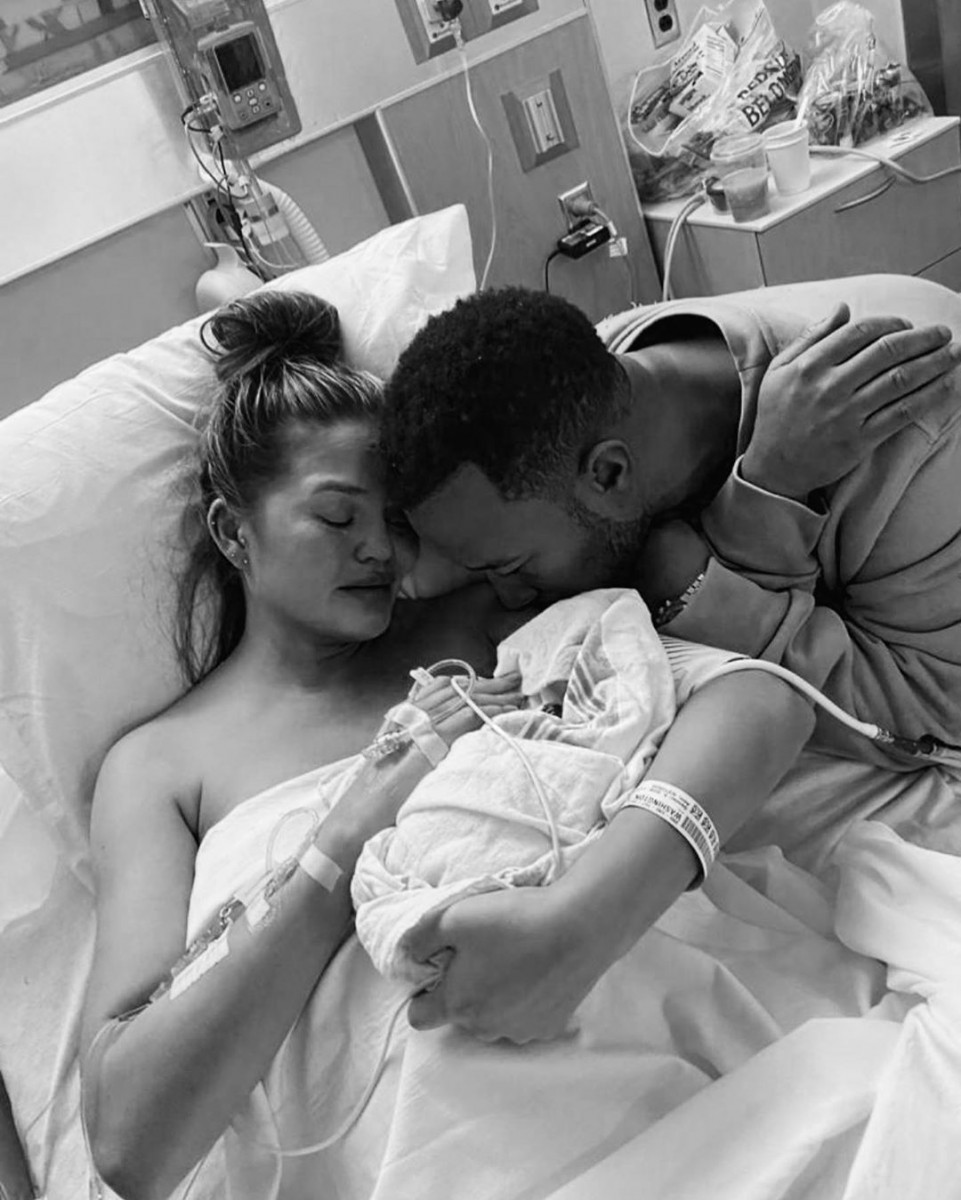 Chrissy Teigen John Legend lose baby miscarriage