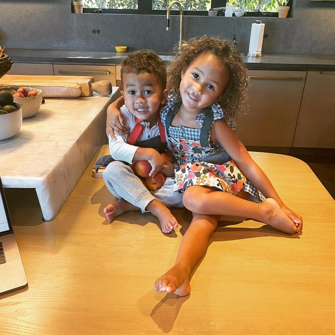 Chrissy Teigen John Legend lose baby miscarriage