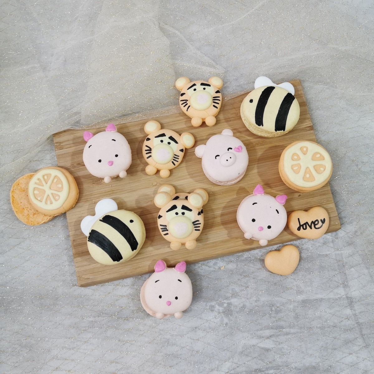 nanatang tsum tsum-style Character Macarons: Tigger & Piglet