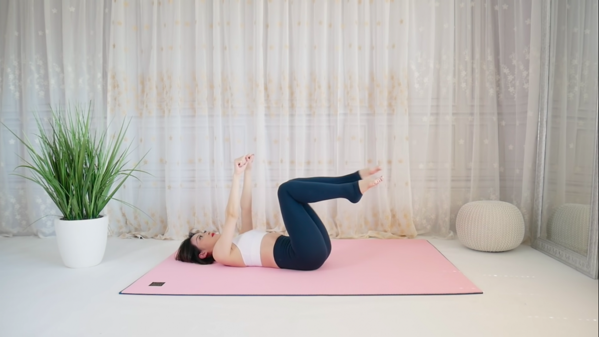 April Han leg extensions lower belly workout