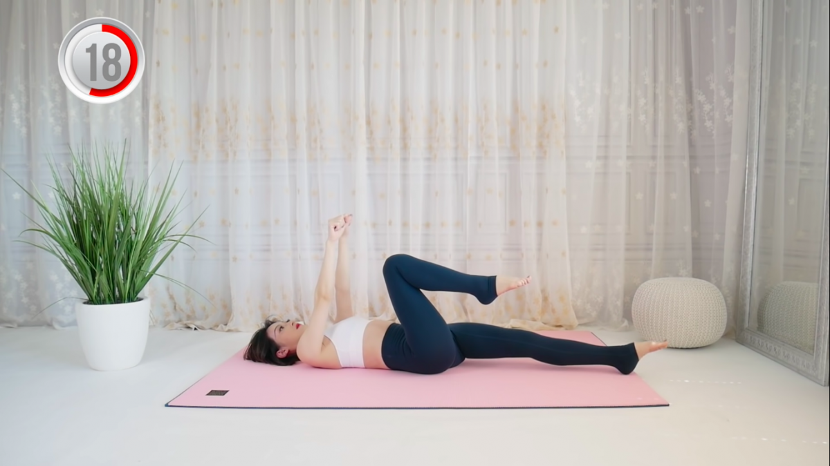 April Han leg extensions lower belly workout