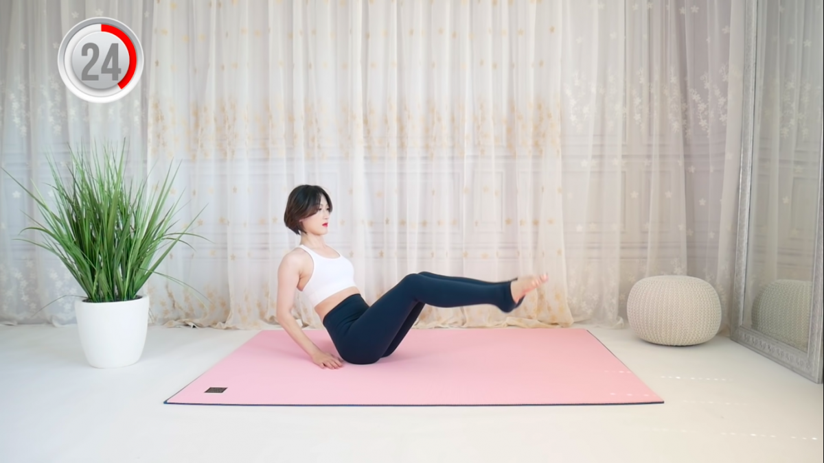 April Han toe taps lower belly workout